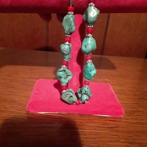 NUGGET TURQUOISE NECKLACE WITH CORAL